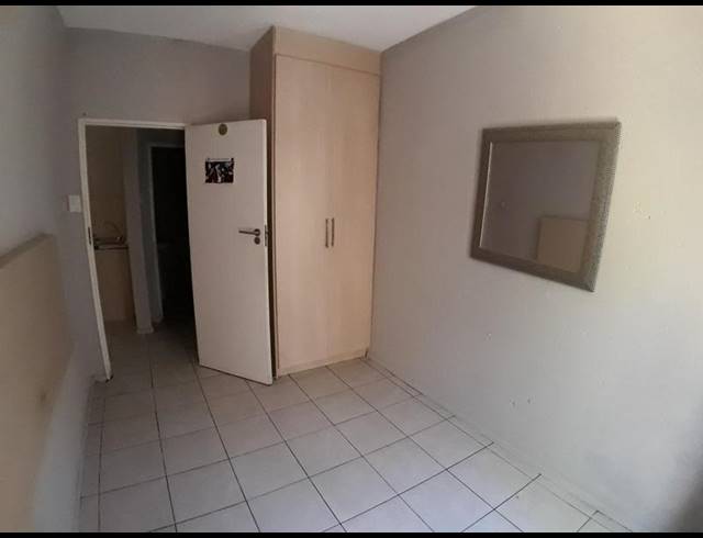 2 BEDROOM PROPERTY TO RENT IN KEMPTON PARK CENTRAL